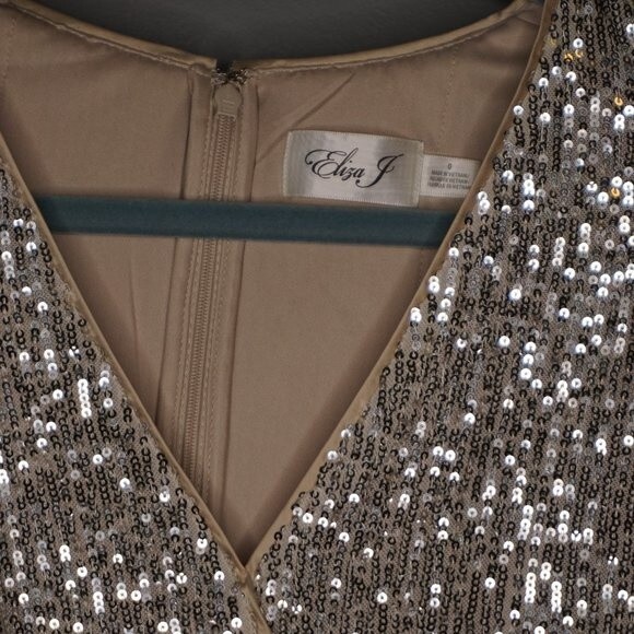Eliza J Silver Sequined Blouson Surplice V-Neck Cocktail Dress Size 0 NWT - Picture 5 of 10
